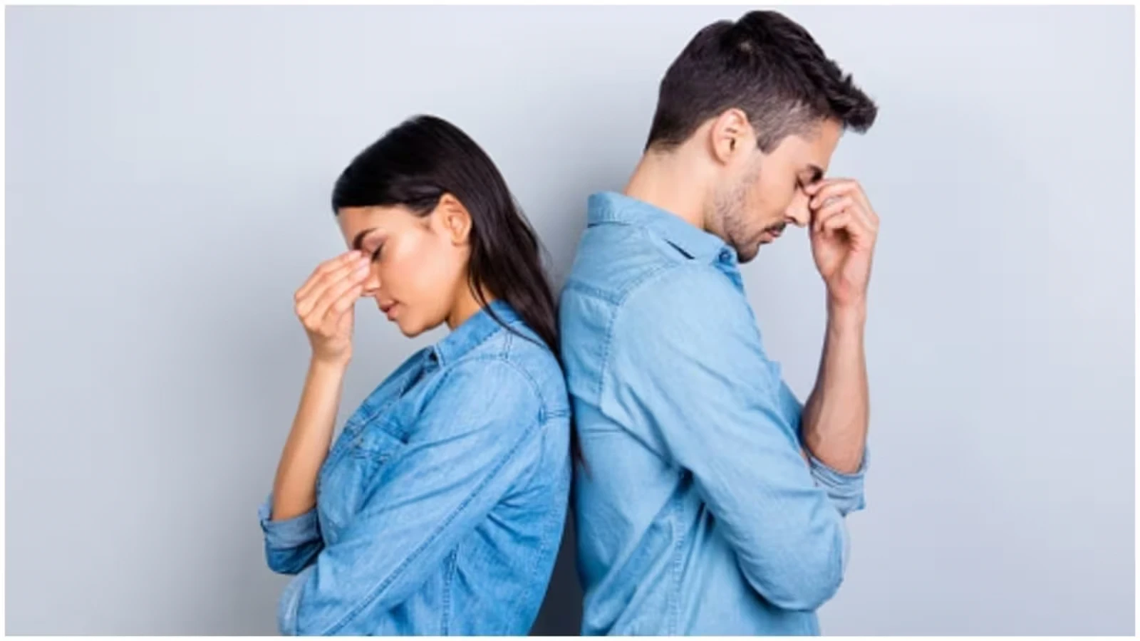 Мужчина и женщина обижены друг на друга